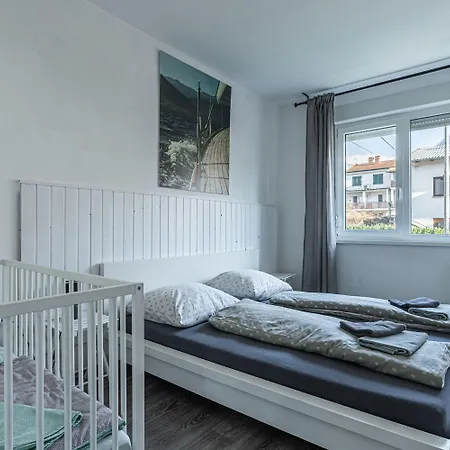 Lovely Flat - Happy شقة *